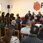 «Sotanas. Blancas, grises y negras»: una mirada sobre la vida sacerdotal