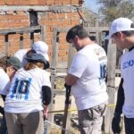 VIDEO. Competencia de “farmear aura” en Salta: la moda que llegó a la Plaza 9 de Julio y revoluciona a los jóvenes