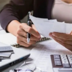 Vacunatorio VIP: solicitan indagar al matrimonio Duhalde, Verbitsky y otras 30 personas