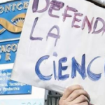 Investigan el choque que derribó un poste de media tensión