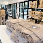 El Gobernador recorre la fábrica  Algodonera del Valle